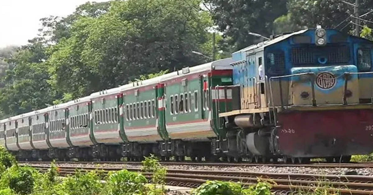 গাজীপুরে ট্রেনের নিচে ঝাঁপ দিয়ে দুই সন্তানসহ মায়ের মৃত্যু
