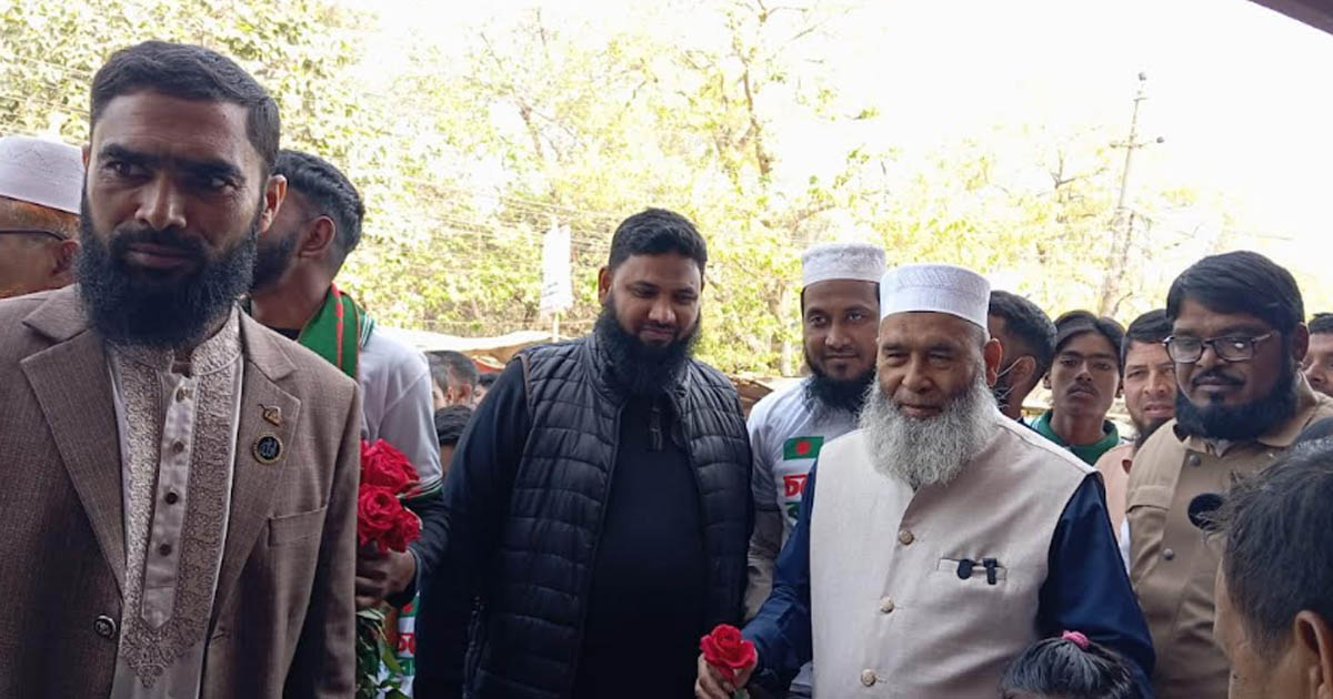 গোদাগাড়ীতে অধ্যাপক মুজিবুর রহমানের নির্বাচনী গণসংযোগ