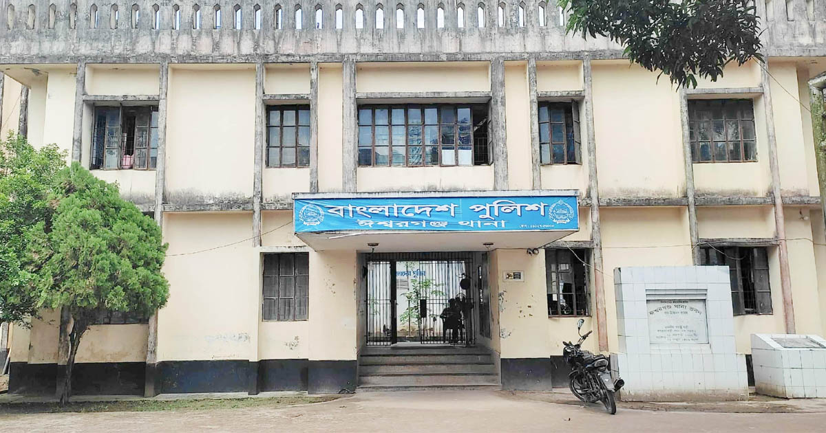 লকডাউন কর্মসূচি ঘিরে ঈশ্বরগঞ্জে পুলিশের অভিযান, আটক ৫