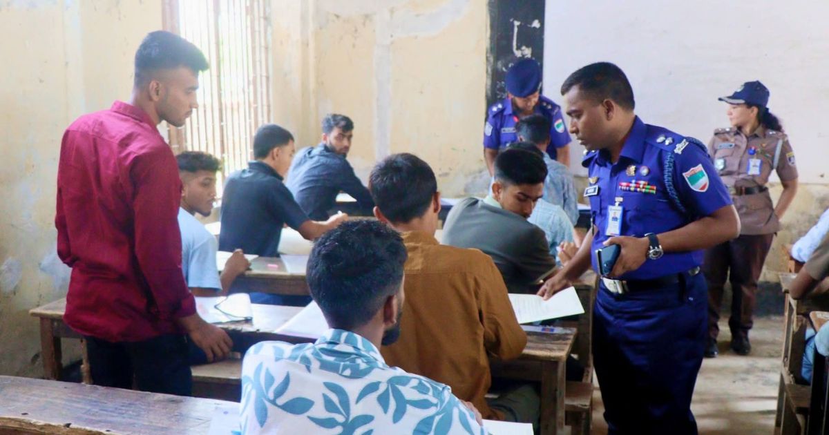 মাগুরায় টিআরসি নিয়োগের লিখিত পরীক্ষা অনুষ্ঠিত