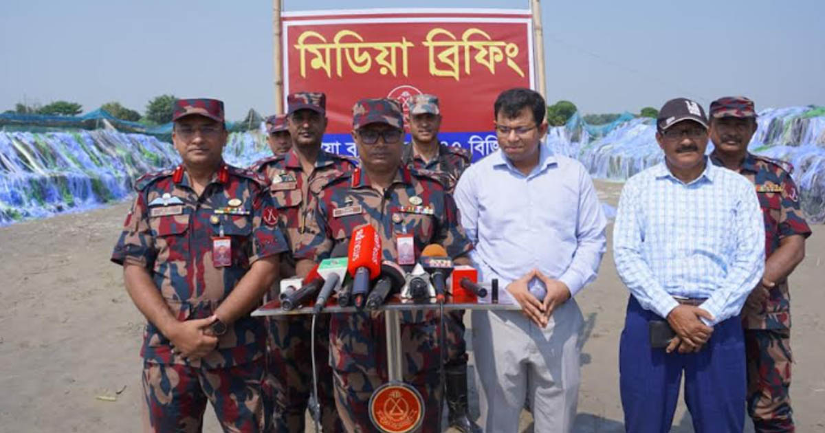 কুষ্টিয়ায় বিজিবির অভিযানে অবৈধ চায়না দুয়ারী ও কারেন্ট জাল জব্দ