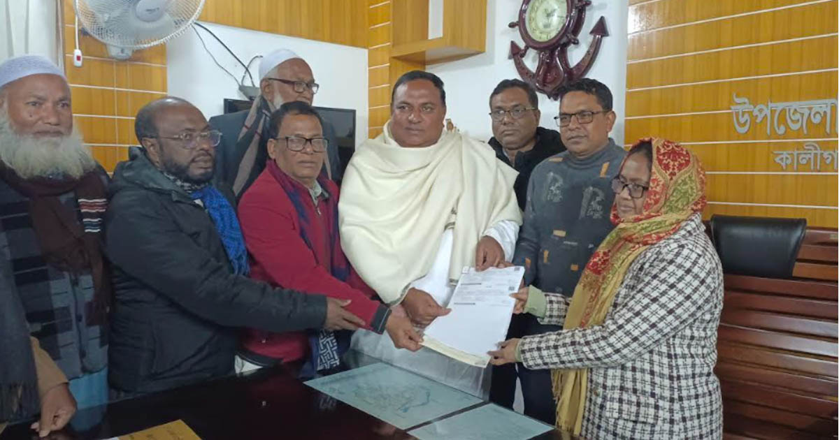 লালমনিরহাট-২ আসনে বিএনপি প্রার্থীর মনোনয়নপত্র দাখিল