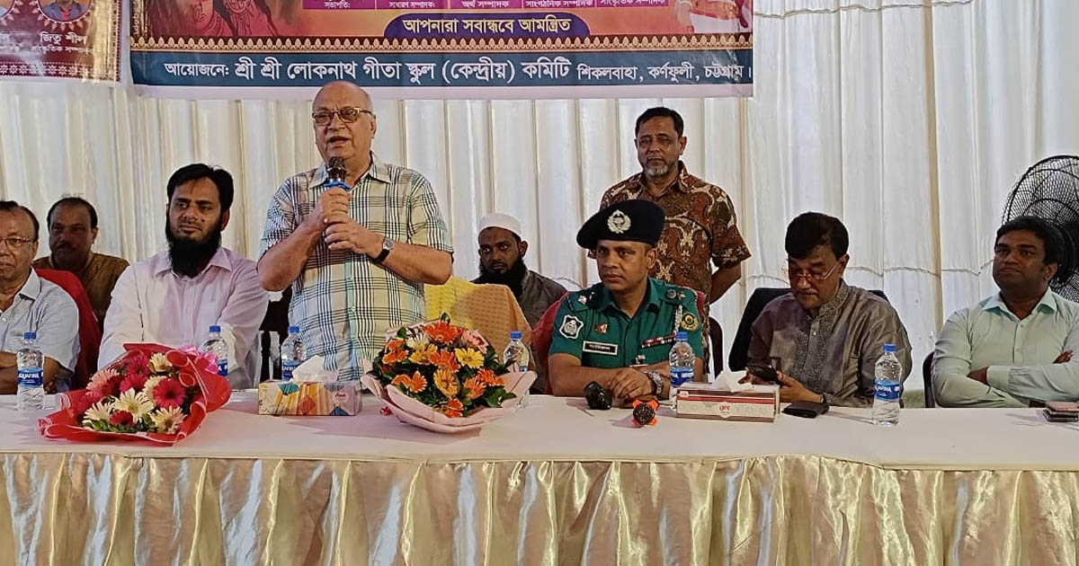 কর্ণফুলীতে মহানবমীতে পূজামণ্ডপ পরিদর্শনে উপদেষ্টা ফারুক-ই-আজম