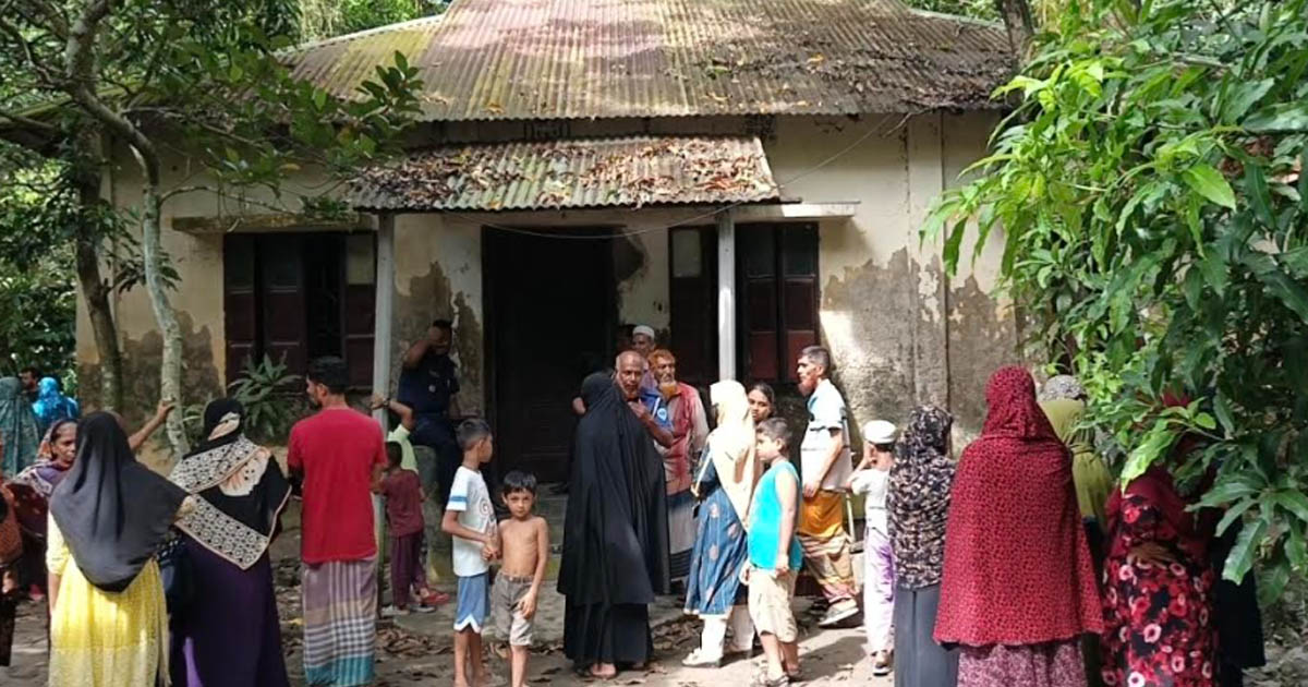 লক্ষ্মীপুরে বৃদ্ধা নারীকে ঘরে ঢুকে কুপিয়ে হত্যা, ঘাতক আটক