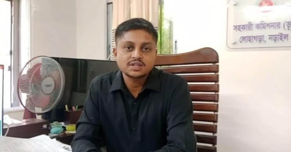 লোহাগড়ায় উন্নয়নের প্রতিচ্ছবি: এসিল্যান্ড ও পৌর প্রশাসক মিঠুন মৈত্র