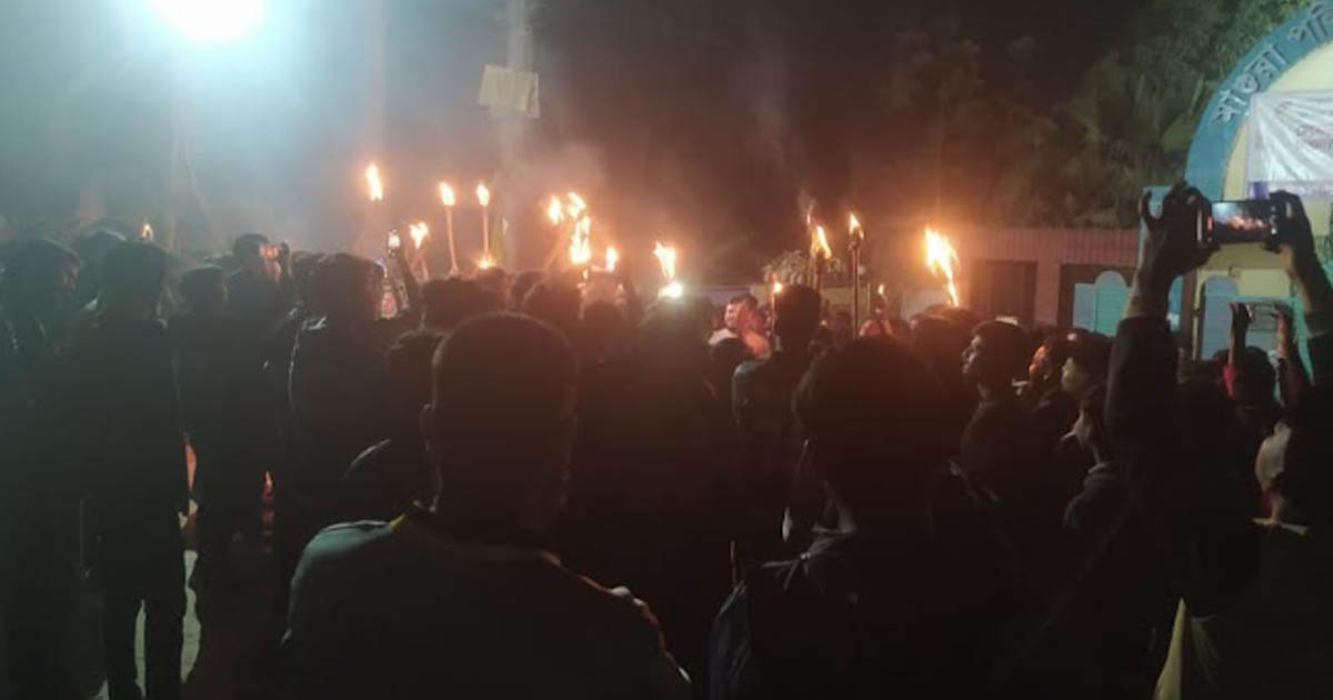মাগুরায় পলিটেকনিক শিক্ষার্থীদের বিক্ষোভ ও মশাল মিছিল