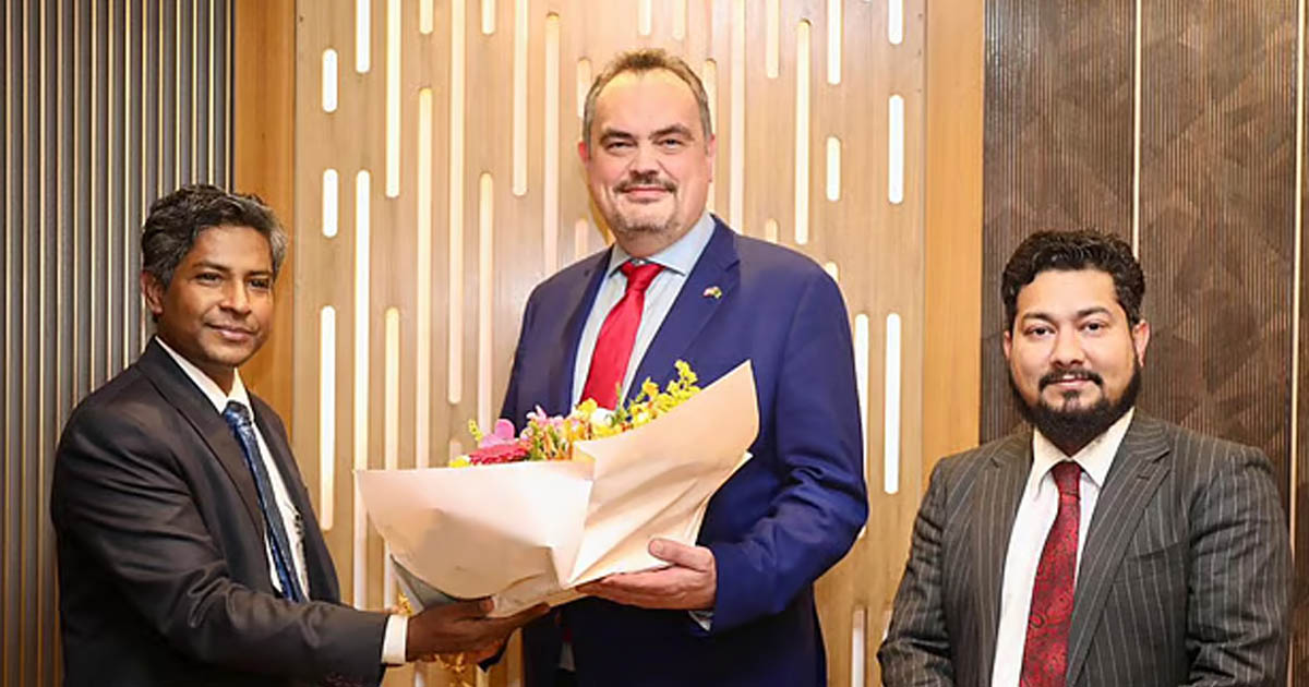 ঢাকায় পৌঁছে উচ্ছ্বাস প্রকাশ মার্কিন রাষ্ট্রদূত ব্রেন্ট ক্রিস্টেনসেনের