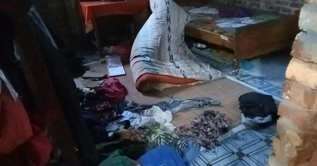 বিচারকের রায়ে ৩ আসামি আটক, ক্ষোভে বাদীর বাড়িতে হামলা