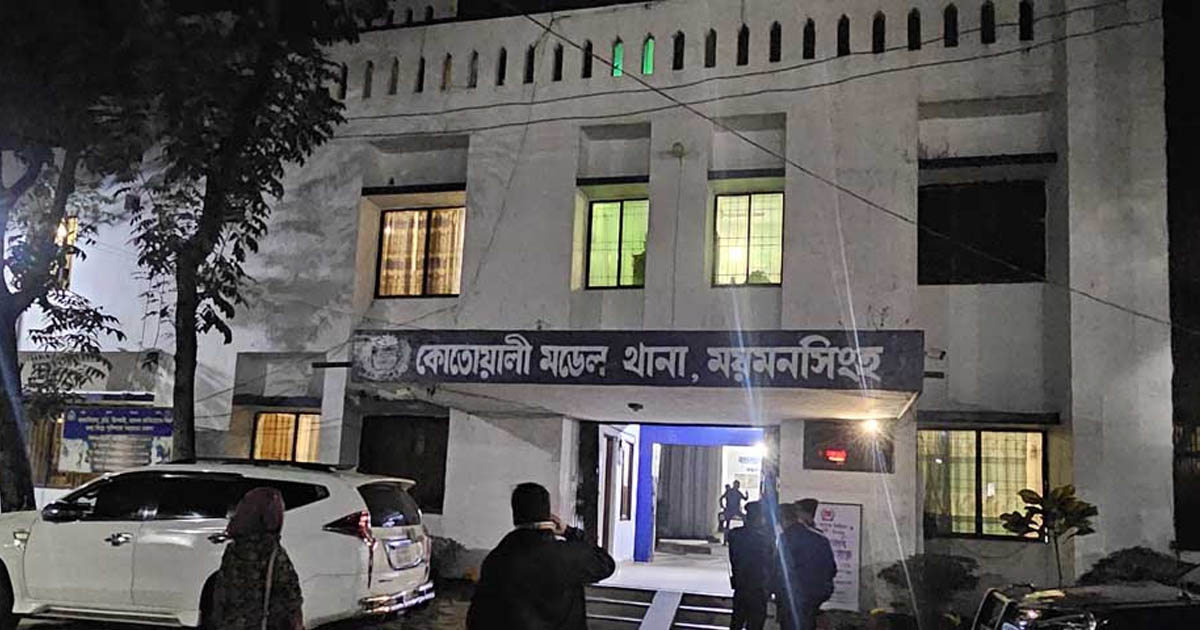 ৫ পুলিশ সদস্যকে এলোপাতাড়ি কুপিয়ে আসামি ছিনতাই