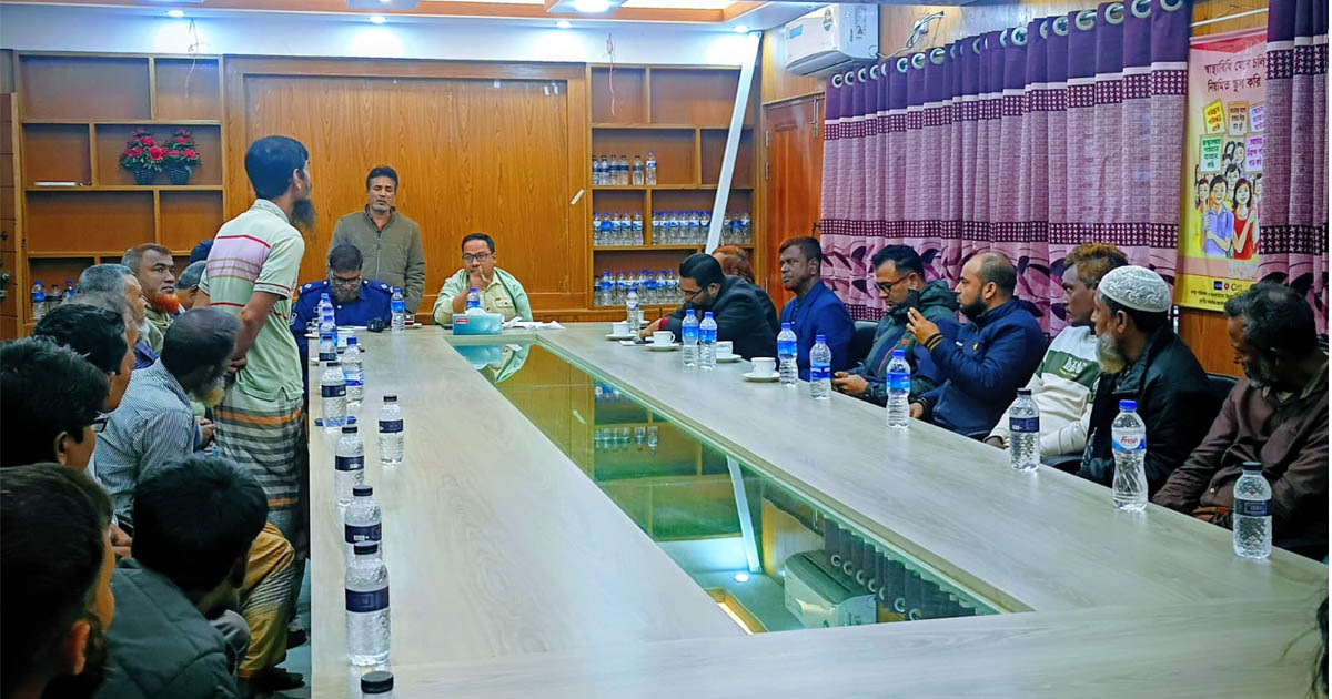 মধুপুরে যানজট নিরসনে পরিবহন সংশ্লিষ্টদের সাথে প্রশাসনের মতবিনিময়