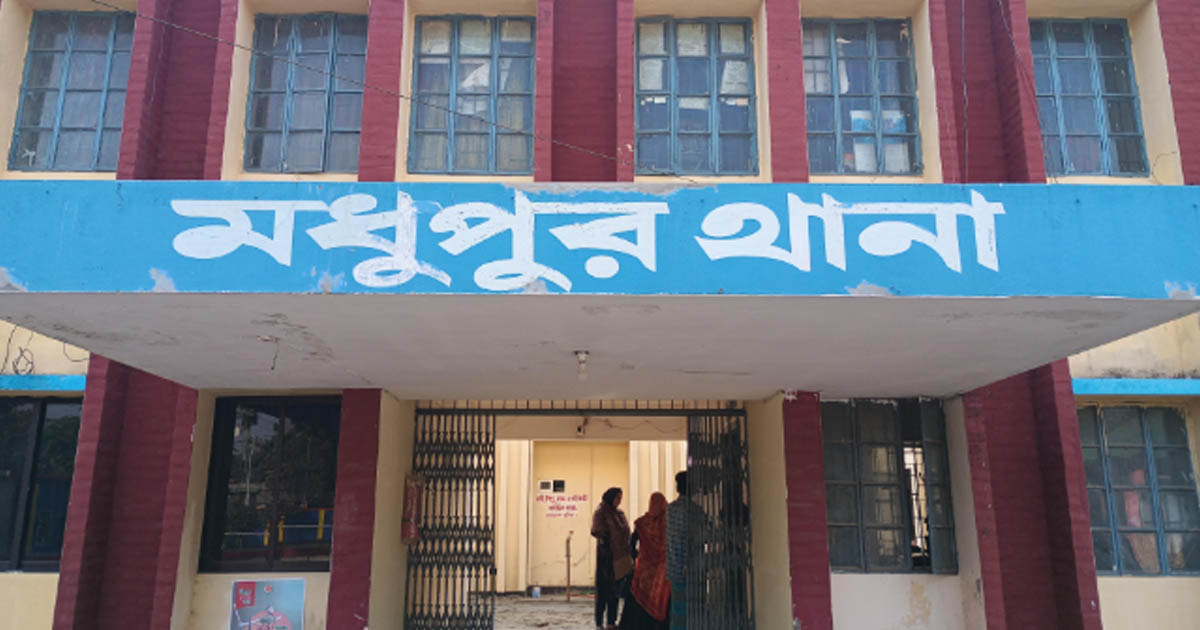 মধুপুরে কাভার্ড ভ্যানের চাপায় মোটরসাইকেল চালক নিহত