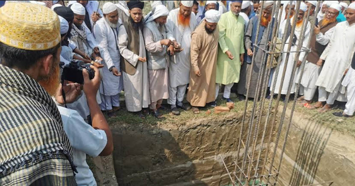 মির্জাপুরে তিনতলা মারকাজ মসজিদের নির্মাণকাজের উদ্বোধন