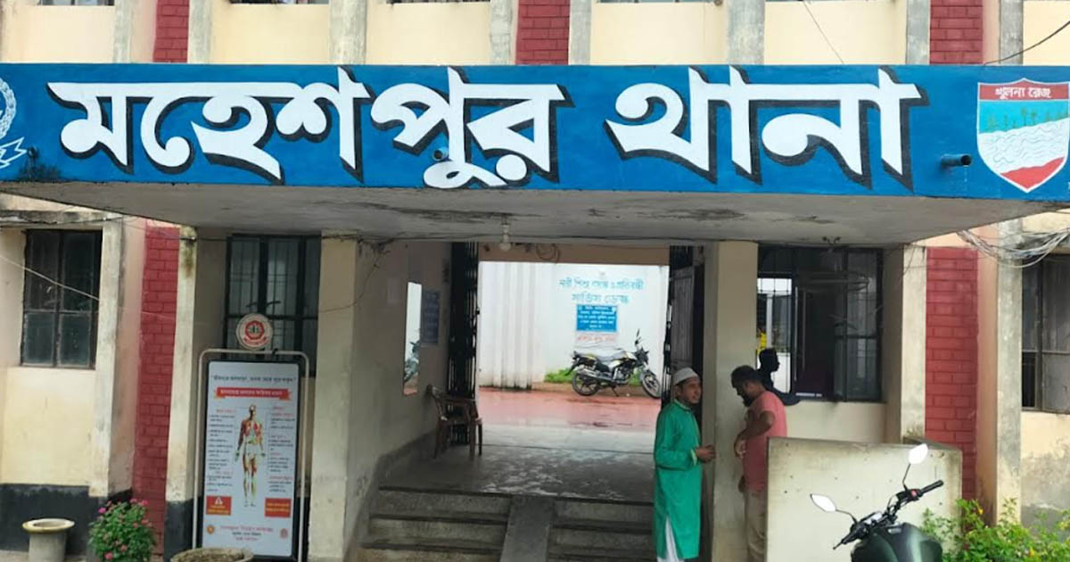 মহেশপুরে পাওনা টাকা নিয়ে বিরোধ: বৃদ্ধকে জবাই করার চেষ্টা, আটক ১