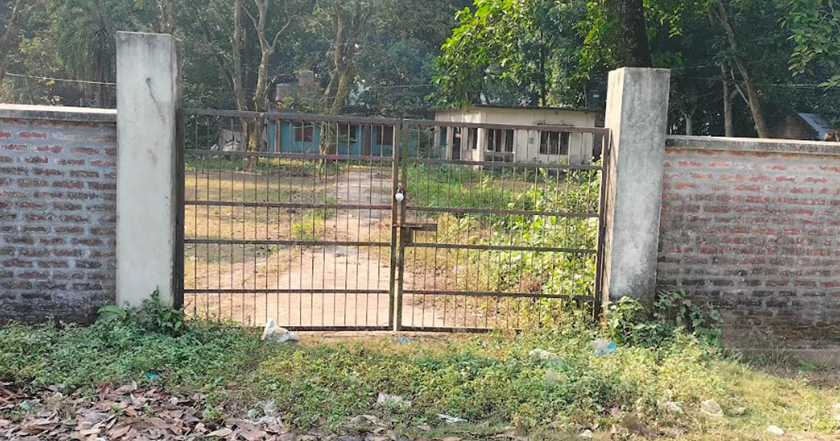 মহেশপুরে দুই বছর বন্ধ শ্যামকুড় সাব সেন্টার, ২৬ গ্রামের মানুষের চরম ভোগান্তি
