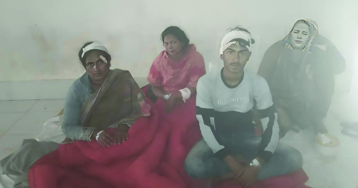 বিয়ের অনুষ্ঠানে ছবি তোলা নিয়ে দুই পক্ষের সংঘর্ষ, আহত ৮