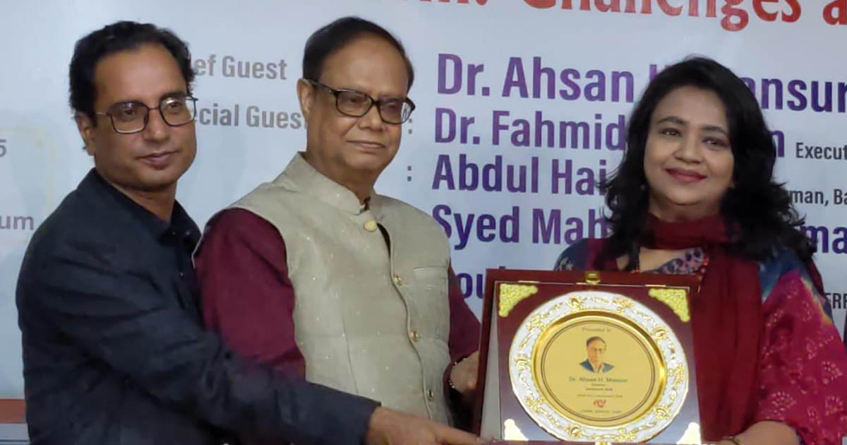ব্যাংক খাতের সংকটে ‘পূর্ণ স্বাধীনতা’ চায় বাংলাদেশ ব্যাংক