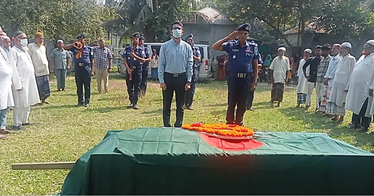 নাগরপুরে রাষ্ট্রীয় মর্যাদায় বীর মুক্তিযোদ্ধার দাফন সম্পন্ন