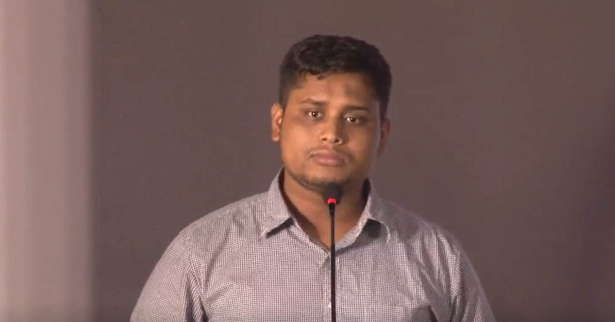 একজন ক্যান্টনমেন্টে বসে ষড়যন্ত্র করছে
