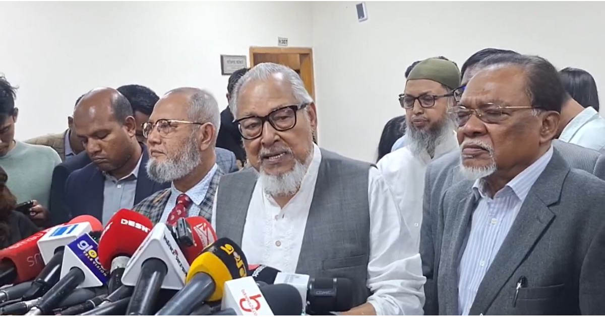 ‘অনিবার্য পরিস্থিতি ছাড়া নির্বাচনের বাইরে যাব না’, সিইসির সঙ্গে বৈঠকে বিএনপি