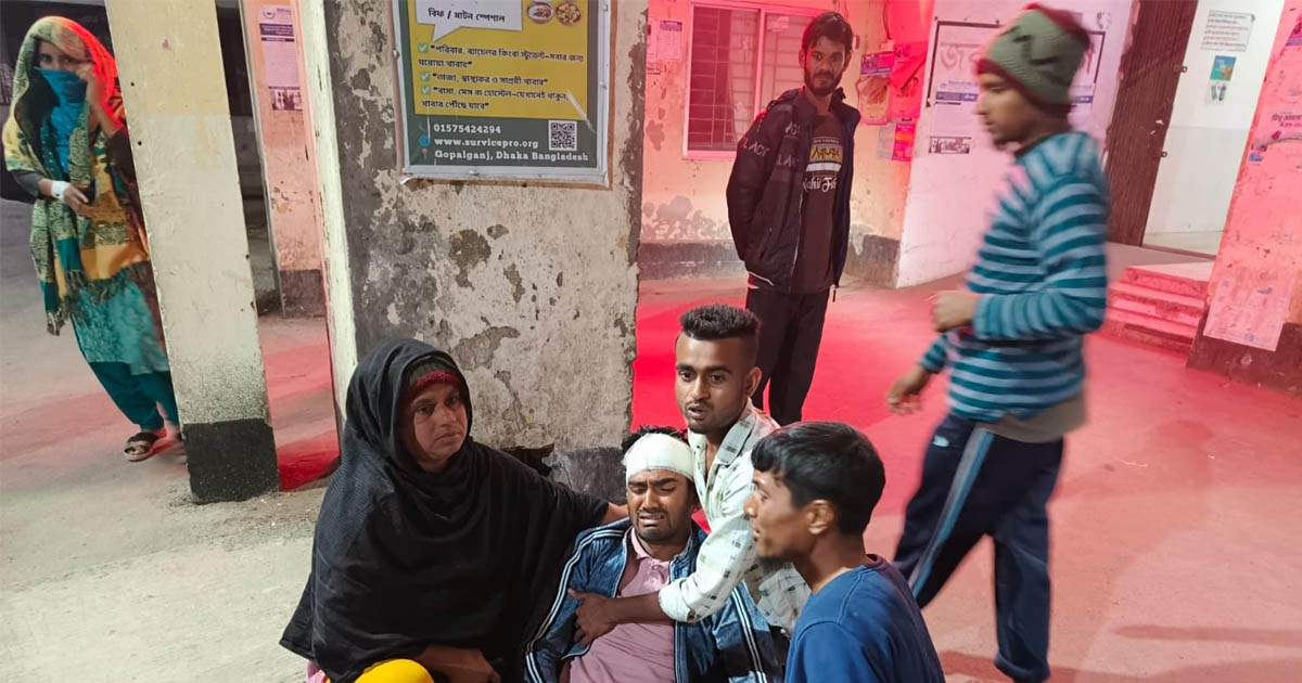 টুঙ্গিপাড়ায় জমি নিয়ে বিরোধের জেরে গৃহবধূকে কুপিয়ে হত্যা