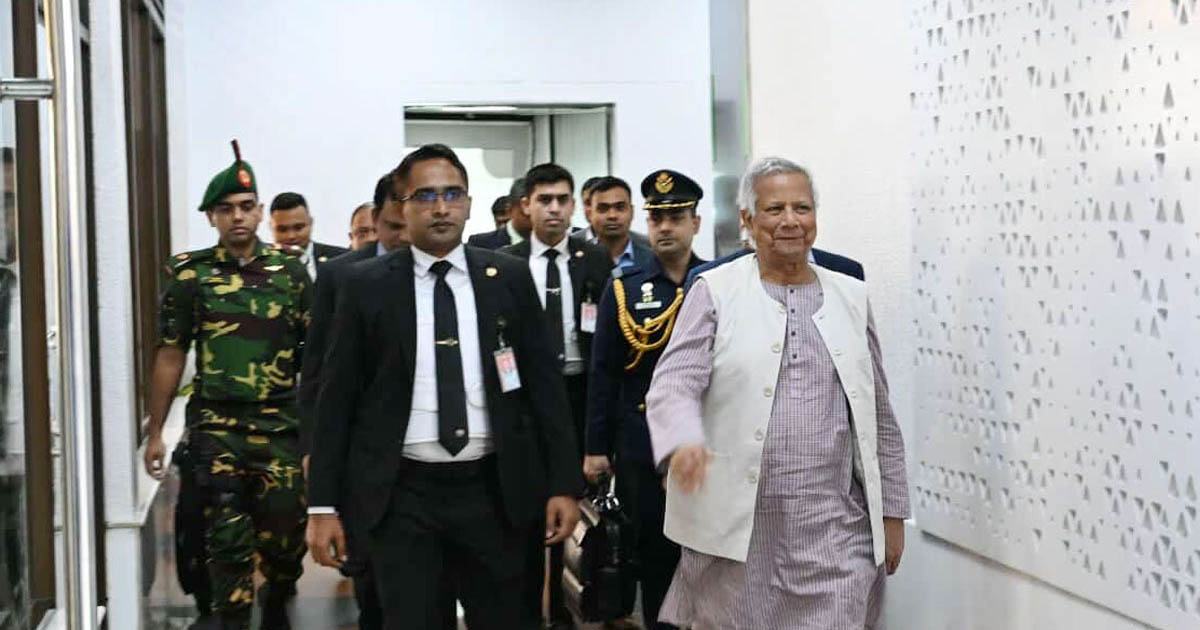 দেশে ফিরেছেন প্রধান উপদেষ্টা অধ্যাপক মুহাম্মদ ইউনূস