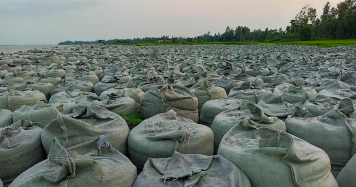 অযত্নে জিও ব্যাগ, সেলাইয়ে নিম্নমানের সুতা