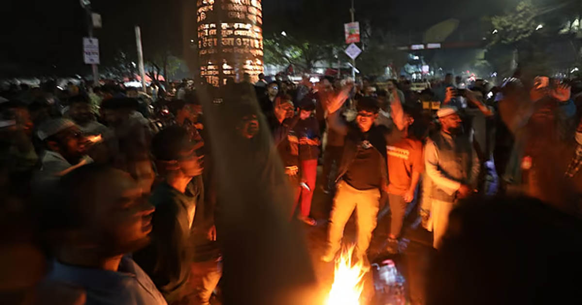 ওসমান হাদির মৃত্যুতে উত্তাল শাহবাগ, চলছে হাদি হাদি স্লোগান