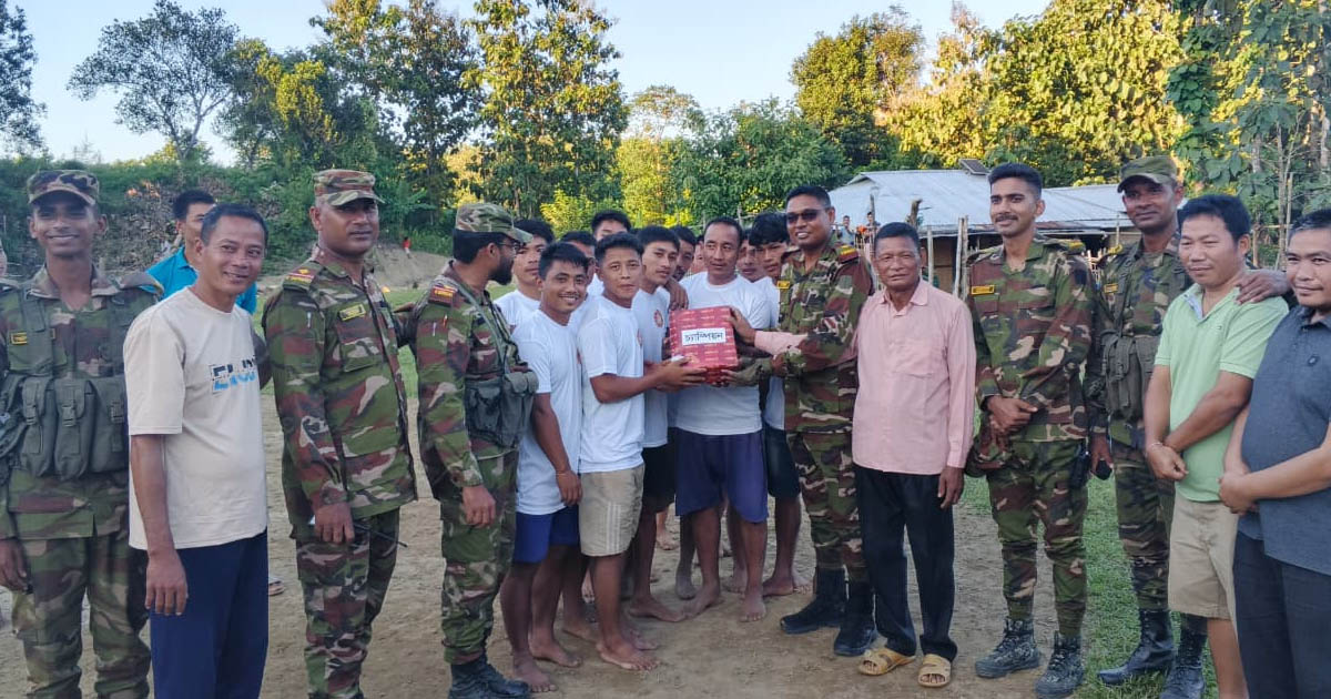 সাজেকে সেনাবাহিনীর আয়োজনে ফুটবল ম্যাচ অনুষ্ঠিত
