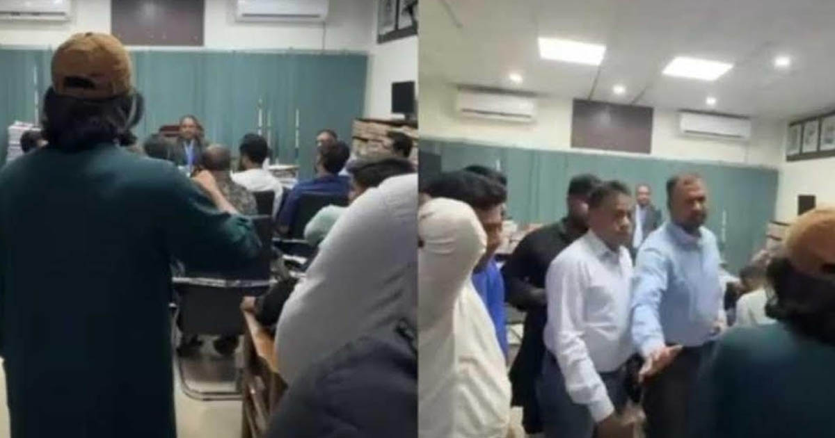 রাবিতে রেজিস্ট্রার অফিসে হট্টগোল, রাকসু জিএসের সঙ্গে উত্তপ্ত তর্ক–বিতর্ক