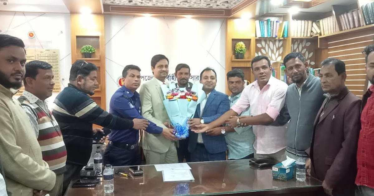 সালথায় নবাগত উপজেলা নির্বাহী অফিসারের সাথে সাংবাদিকদের মতবিনিময়