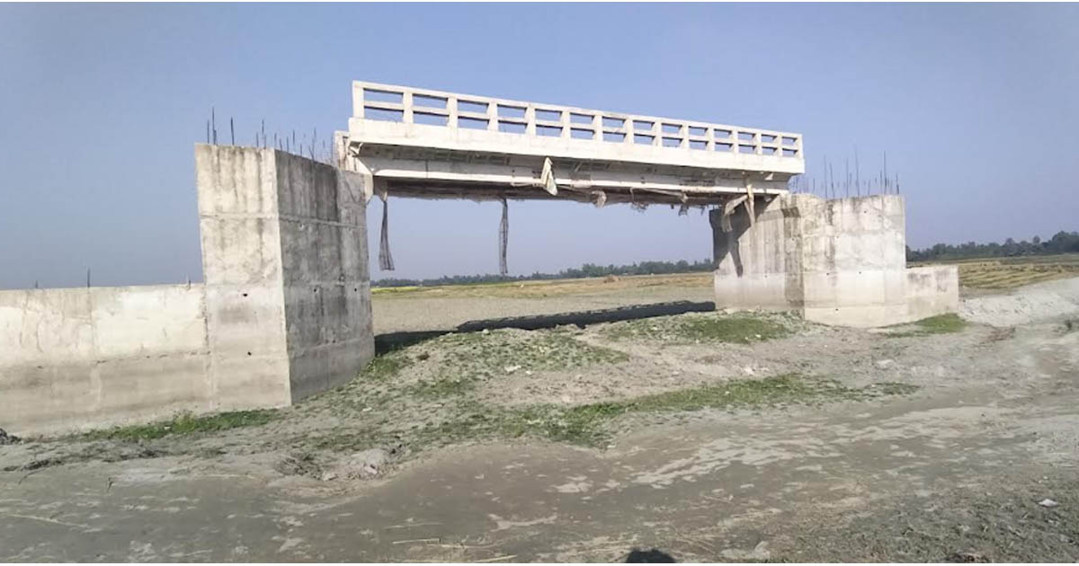 দুই বছরেও শেষ হয়নি গার্ডার ব্রিজ প্রকল্পের কাজ