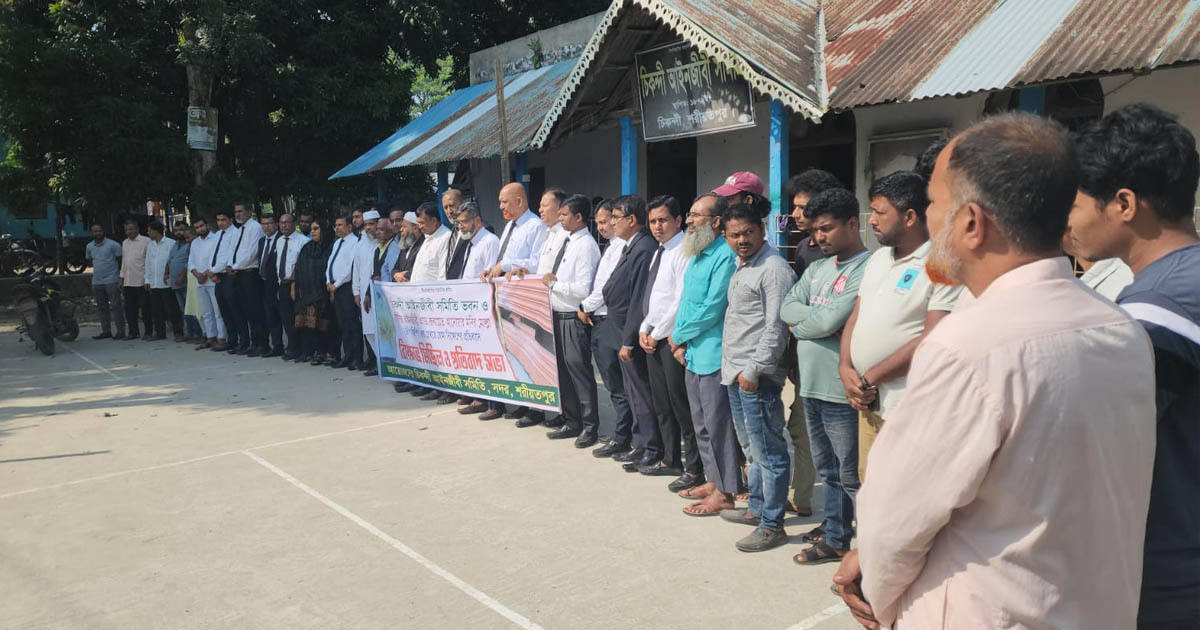 শরীয়তপুরে আইনজীবি সমিতি ও বিএনপি নেতার চেম্বারে বোমা হামলা