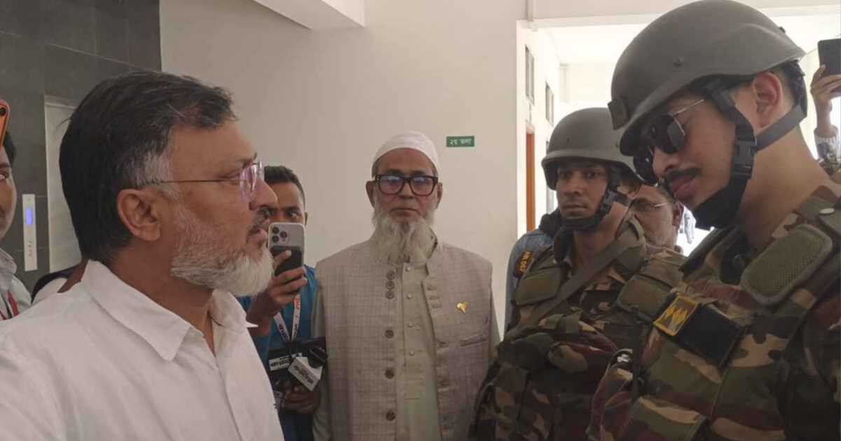 কেন্দ্র ত্যাগ না করলে মিল্টনের সমর্থকদের গ্রেপ্তারের হুঁশিয়ারি সেনাসদস্যের