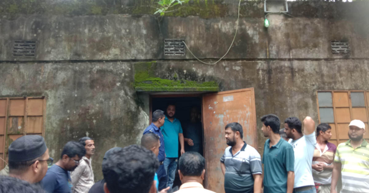 শিবচরে তালাবদ্ধ ঘর থেকে বৃদ্ধ নারীর রক্তাক্ত লাশ উদ্ধার