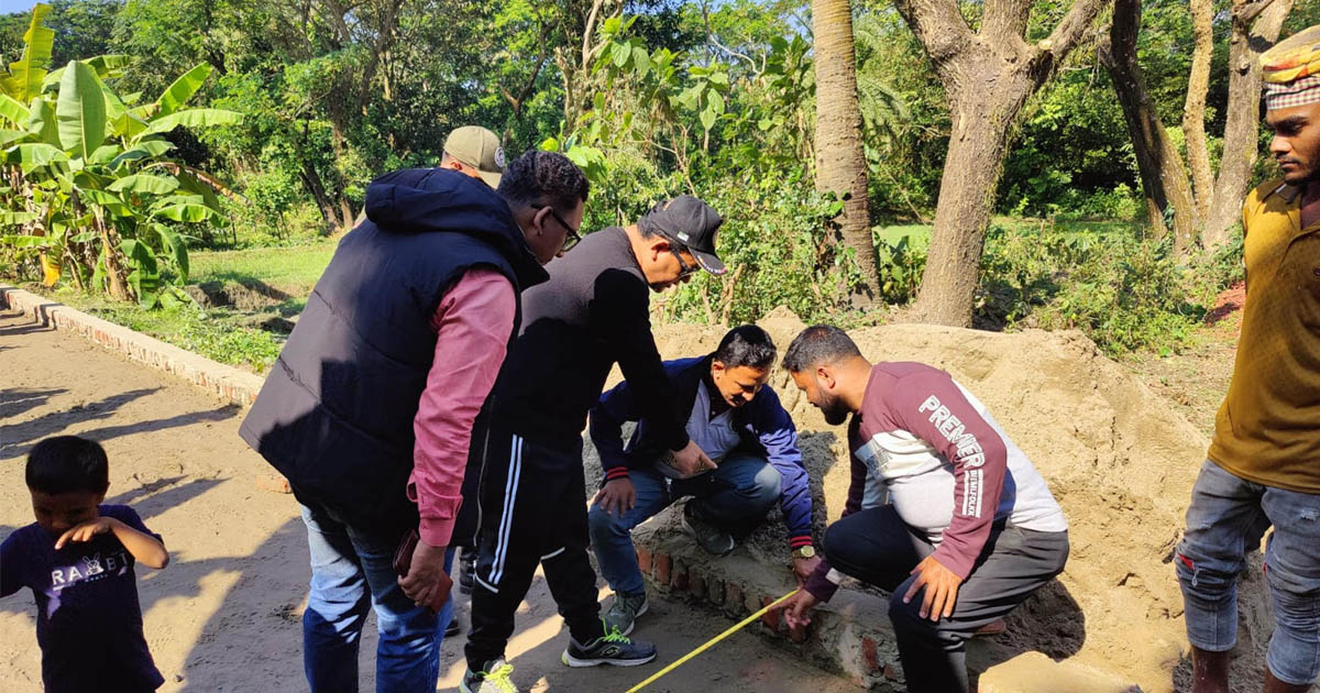 সন্দ্বীপে মহিব উল্লাহ মুন্সি সড়ক উন্নয়নকাজের উদ্বোধন
