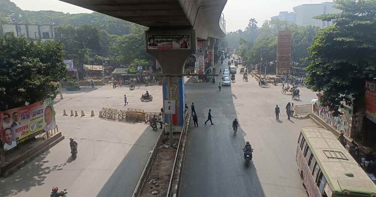 রাজধানীর সড়কে তীব্র যানবাহন সংকট, চরম ভোগান্তিতে নগরবাসী