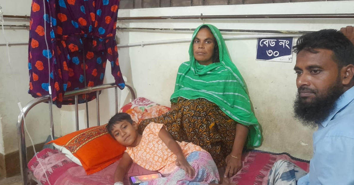 ভাঙ্গুড়ায় ক্যান্সারে আক্রান্ত ৭ বছরের নুশরাত, চিকিৎসা ব্যয়ে দিশেহারা পরিবার