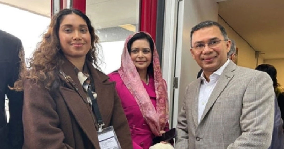 লন্ডনের হিথ্রো বিমানবন্দরে সপরিবারে তারেক রহমান
