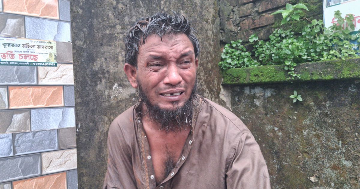 শিশুকে শ্লীলতাহানি করায় অটোচালকের পুরুষাঙ্গে মরিচের গুড়া দিল জনতা