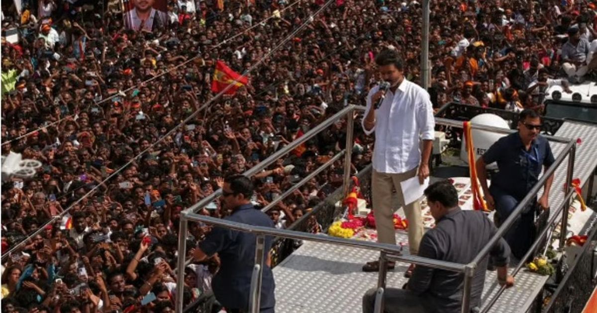 ভারতে শিক্ষার্থীদের আন্দোলনে সমর্থন দিলেন থালাপতি বিজয়