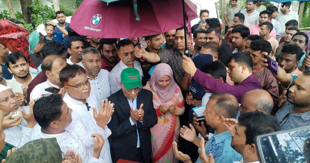 ফেনীতে সড়ক নির্মাণকাজে বিন্দুমাত্র অবহেলা সহ্য করা হবে না
