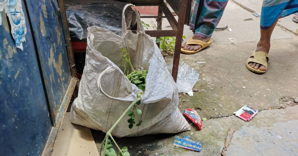 গাংনীর বাসস্ট্যান্ড থেকে বোমাসদৃশ বস্তু উদ্ধার, জনমনে আতঙ্ক