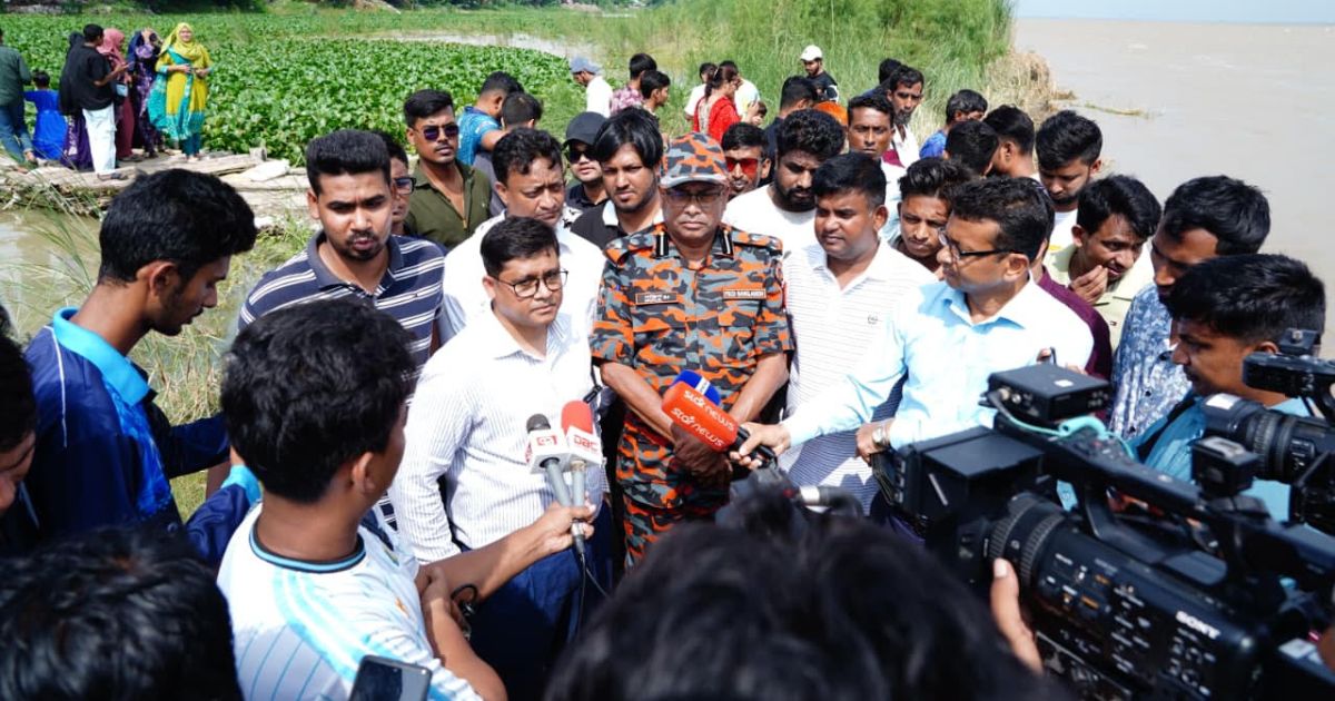 পদ্মায় নৌকাডুবিতে বাবা-ছেলে নিখোঁজ, ঘটনাস্থল পরিদর্শনে রাসিক প্রতিনিধি দল