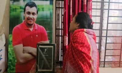 এখনো থামেনি শহীদ পরিবারের কান্না, দুর্বিষহ জীবন কাটাচ্ছেন আহতরা