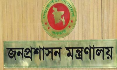 বাধ্যতামূলক অবসরে যাওয়া সেই ৩২ ডিসি কারা