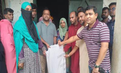 মাটিরাঙ্গায় ক্ষতিগ্রস্ত ও কর্মহীন ৭০ পরিবার পেল প্রধানমন্ত্রীর চাল