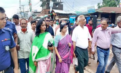 কোটবাজারে যানজট-ফুটপাত দখলমুক্তে মাঠে ইউএনও পান্না আক্তার