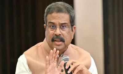 যেসব কারণ উল্লেখ করে পদত্যাগ করলেন ভারতের শিক্ষামন্ত্রী