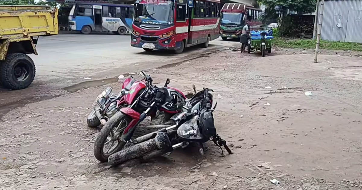 কালিয়াকৈরে হোটেলে ডাকাতির চেষ্টা, মোটরসাইকেল-চাপাতিসহ আটক ১