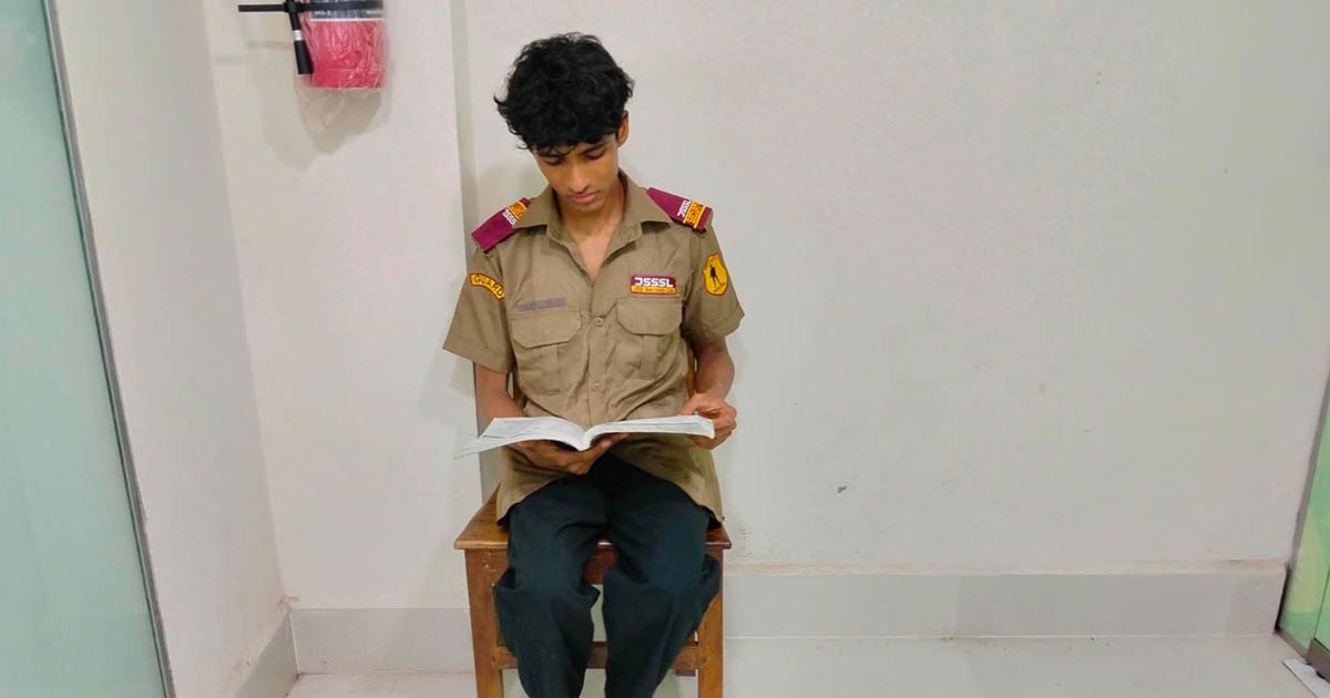 বাবার দাফন শেষে এটিএম বুথে ডিউটি, সকালে এইচএসসি পরীক্ষায় ইকন